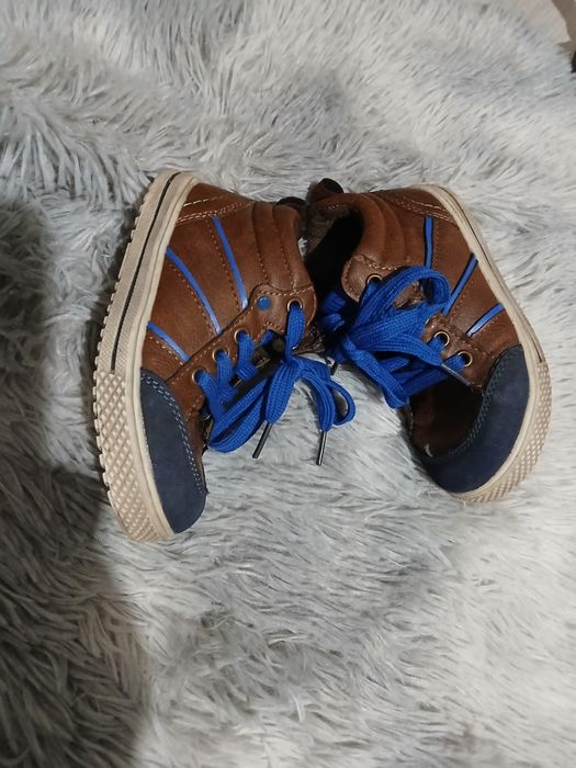 Есенни боти момче 25