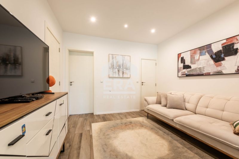 Продава се Двустаен апартамент в Варна, Център - 59 кв.м за 4390 €/кв.м - Снимка #5