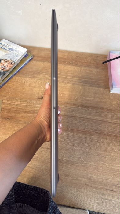 продам macbook air m1