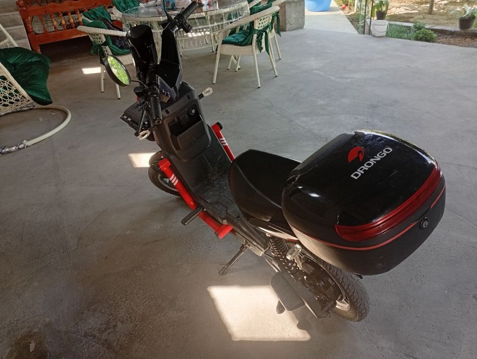 Skuter srochna sotiladi