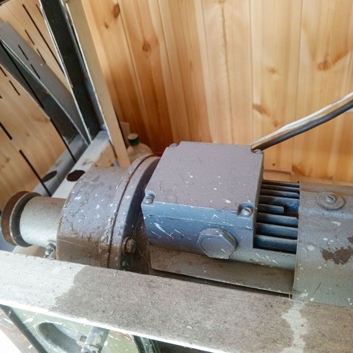 Двигатель швейной машины