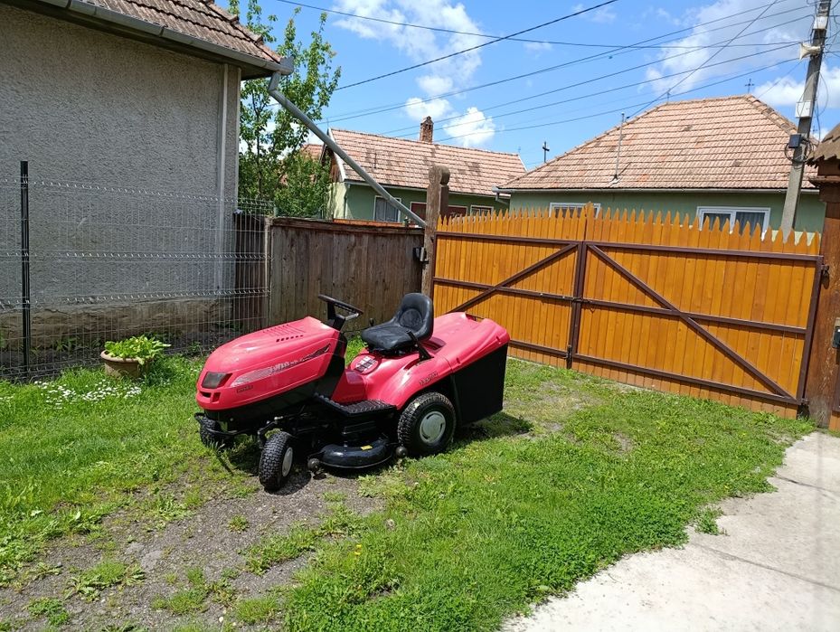 Vand tractoras de tuns iarba Twin Cut