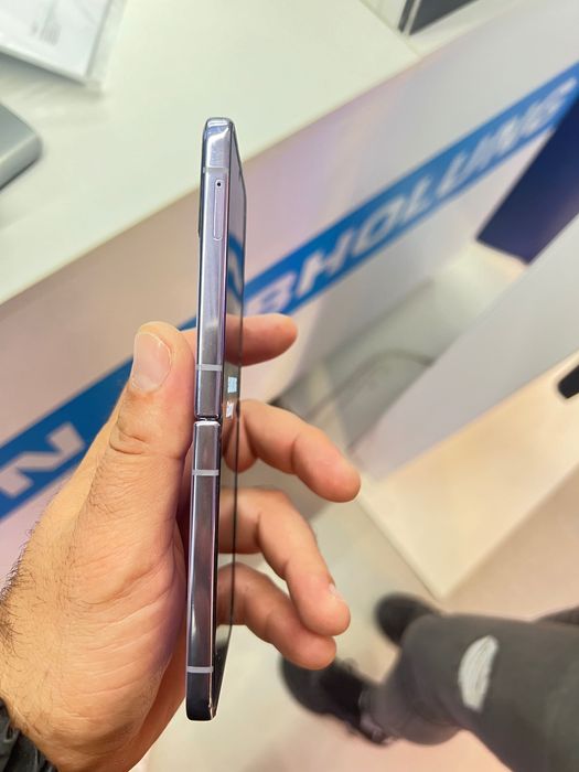 Samsung Galaxy  Z Flip 4