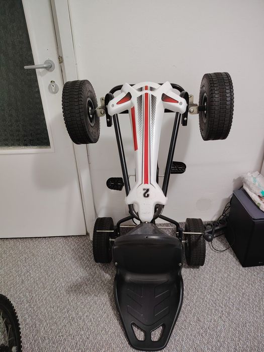 Bicicleta și kart pentru copii