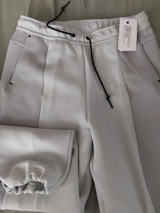 Анцунг Nike бяло с сиво, размер Л