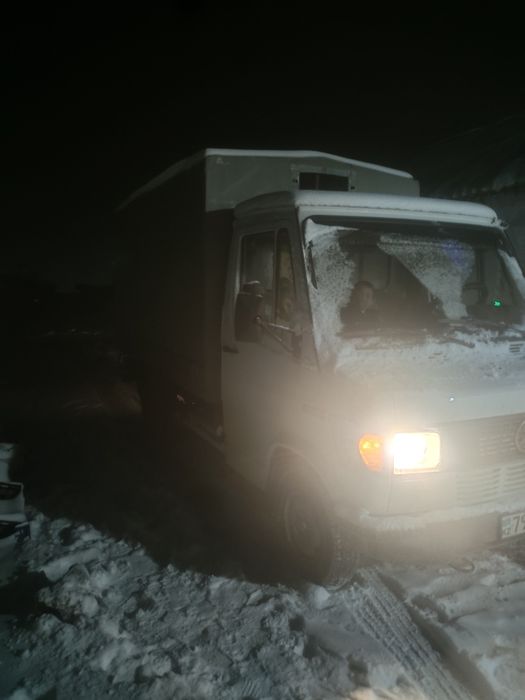 Мерседес бусик 207D в отличном сомтояние