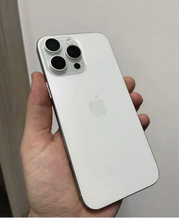 Iphone 16 pro 256 gb telefonul se afla intro stare foarte buna