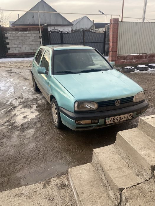 Продам срочно гольф 3
