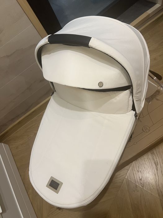 Кош за новородено Cybex Mios, цвят off white
