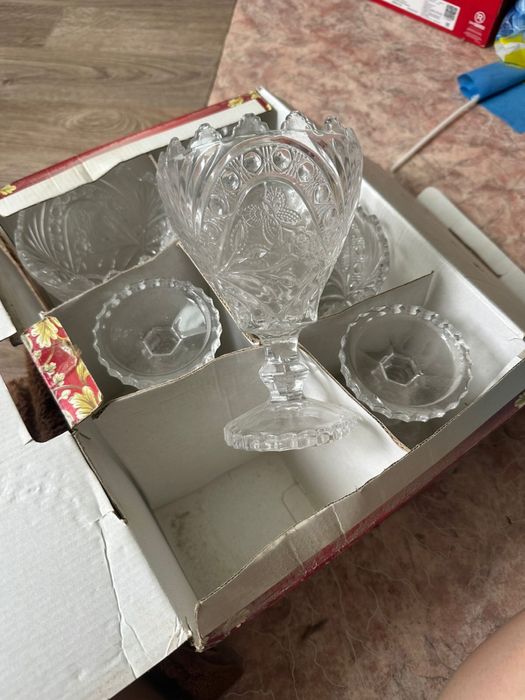 Посуда разная в хорошем состоянии