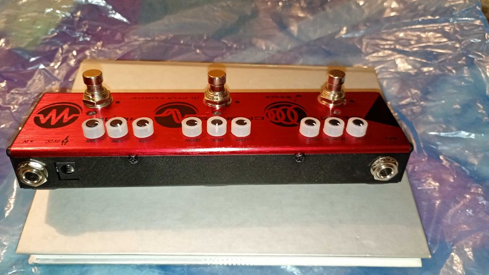 Продавам китарен ефект Donner Alpha Force