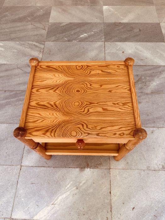 Масивно дървено шкафче с чекмедже – рустик стил