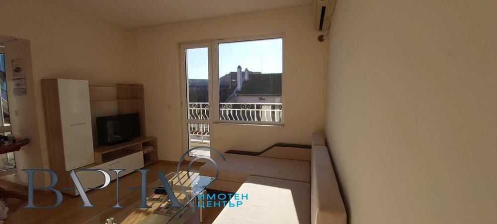 Имотен цетър Варна представя двустаен апартамент