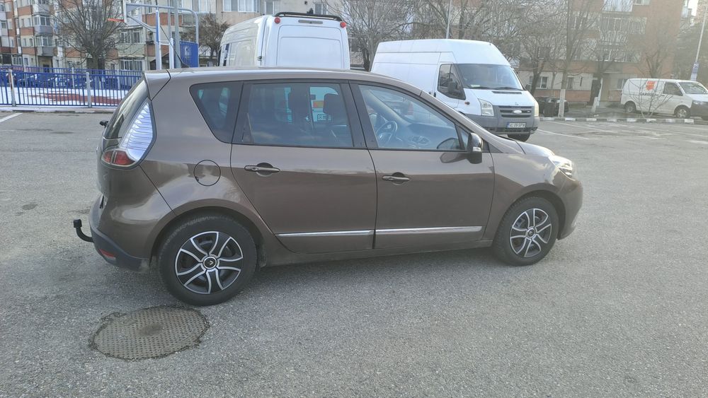 Renault Megane Scenic Bose Edition-1.2tce Euro 6
