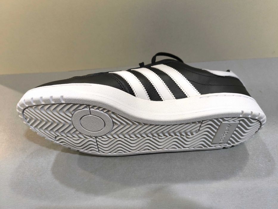 Adidas Originals N44,5 Ниски кецове Ест кожа.Нови.Оригинал.