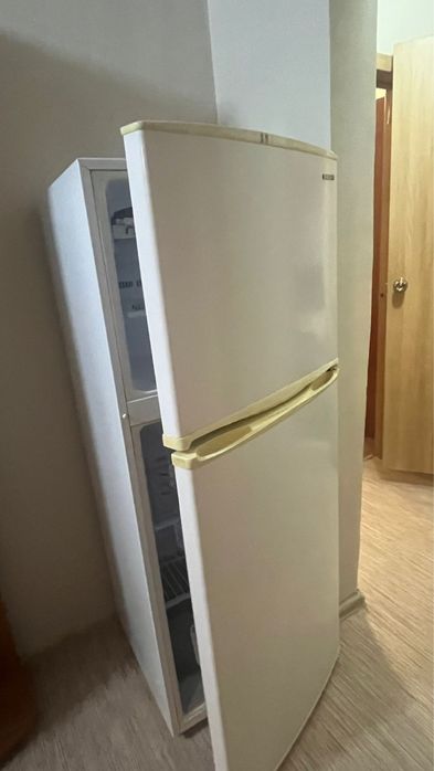холодильник Samsung