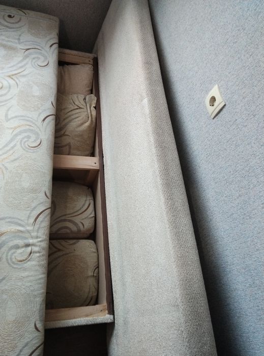 Диван двуспальный