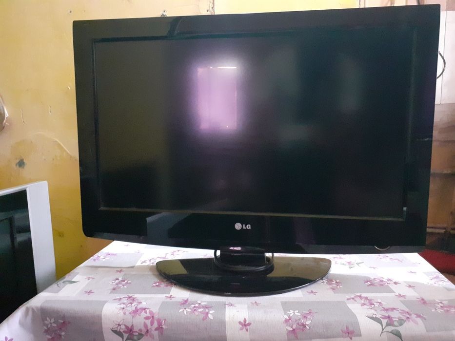 Vând televizor LG