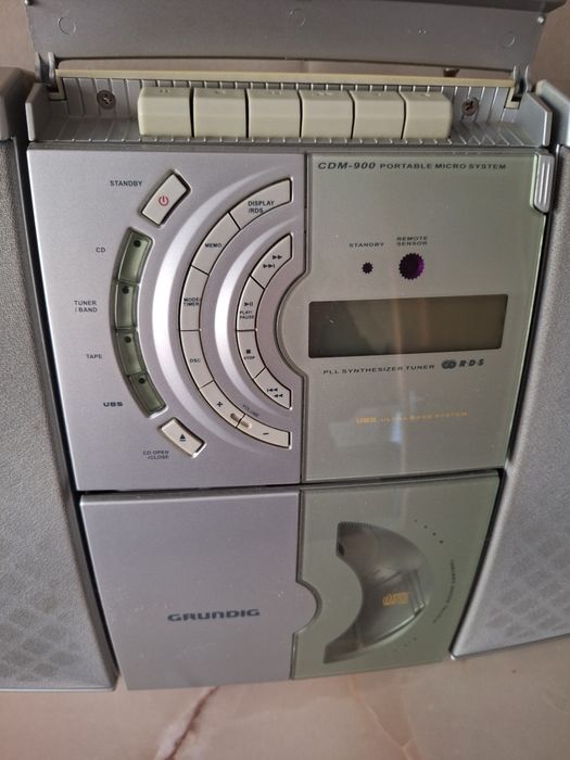 Vang sistem Grundig CDM-900.