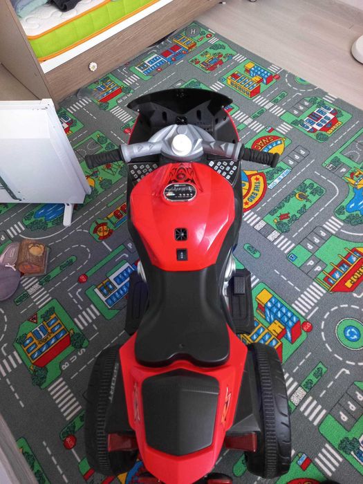 Детски мотор с акумулаторна батерия