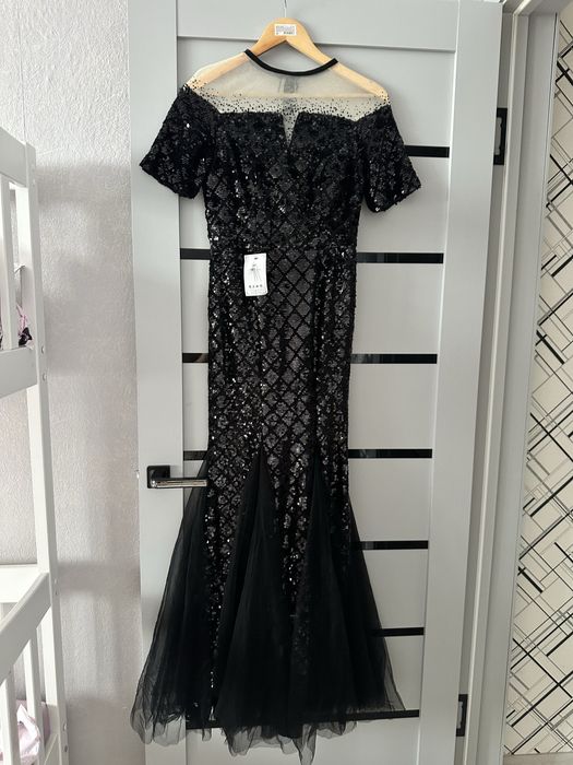 Продам новое платье