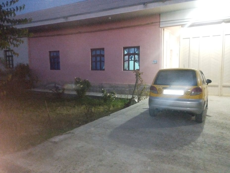 Hovli sotiladi bitgan yashasa buladi tayyor