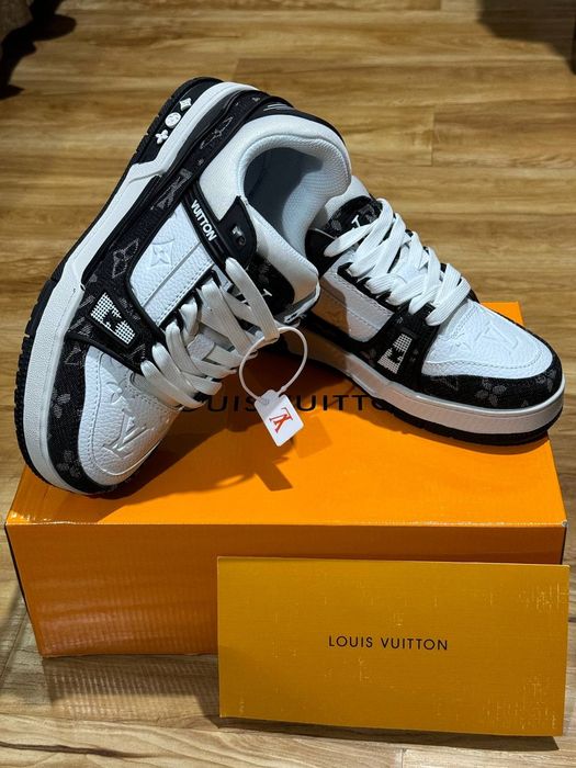 Продаю кроссовки Louis Vuitton