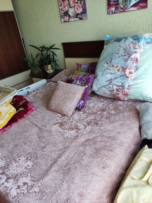 Продается спальный гарнитур бу