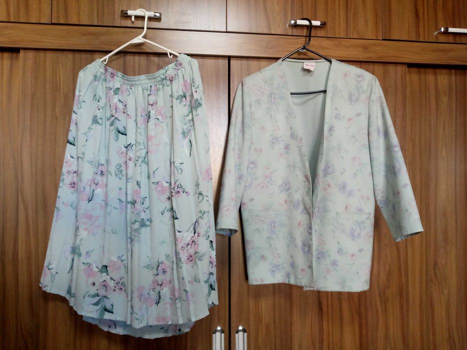 Женский костюм Б.У., куплен в Америке, пр-во Канада.Размер 50-52