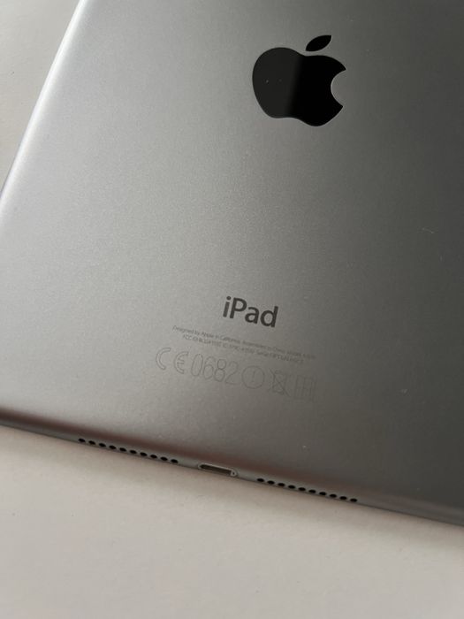 Tabletă iPad 4 mini de 32 GB 4G sim