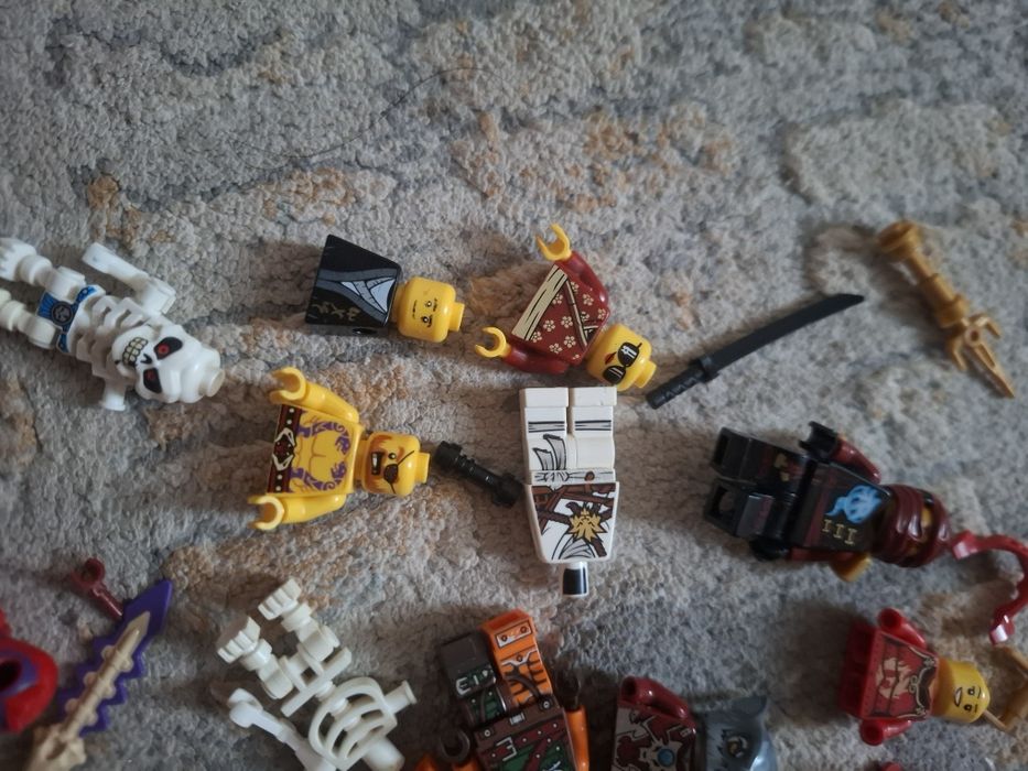 Ninjago minifigures and parts