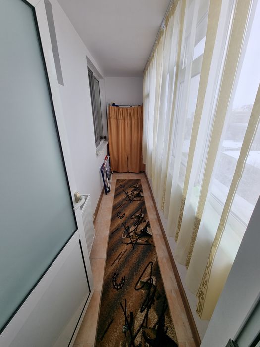 Vând apartament cu 2 camere, semidecomandat