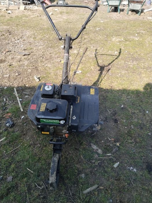 Motosăpătoare Bronto cu diferite accesorii