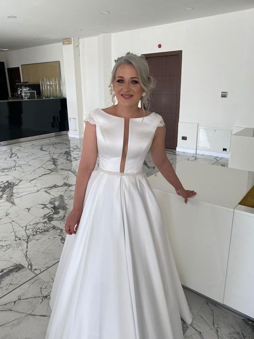 Rochie mireasa A line din tafta cu brâu din perle