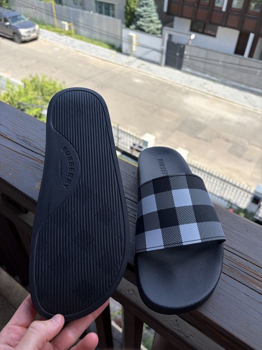 Slapi Burberry Barbati