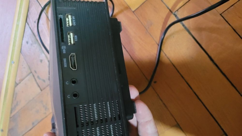 Мини проектор Unic HD WiFi