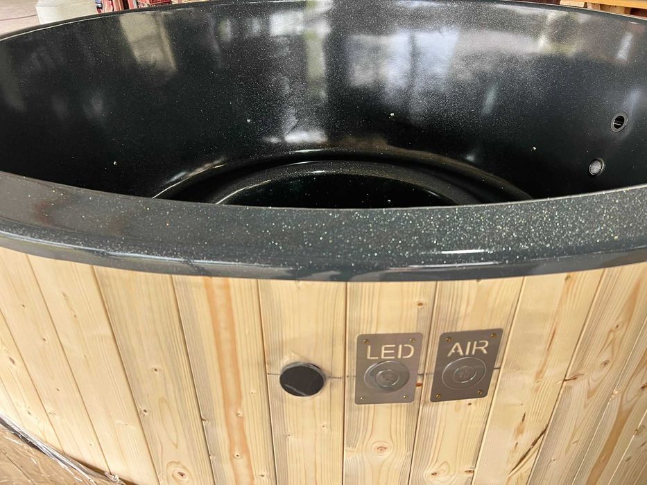 Ciubăr XXL Ø 2,25 m – 9-10 pers, aeromasaj & LED, livrare!