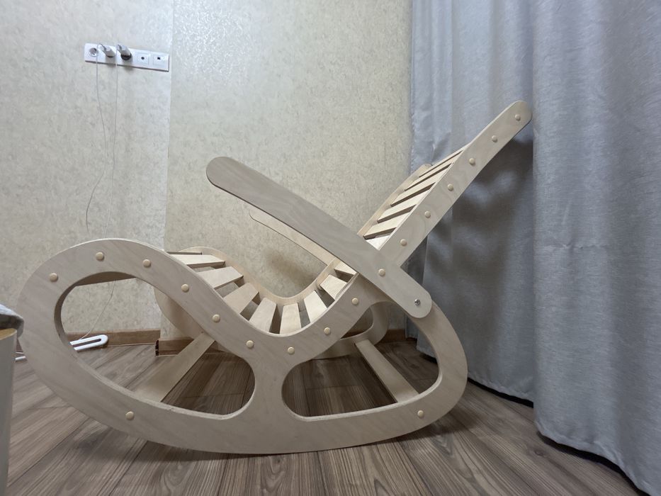 Продам кресло-качалку, почти новое