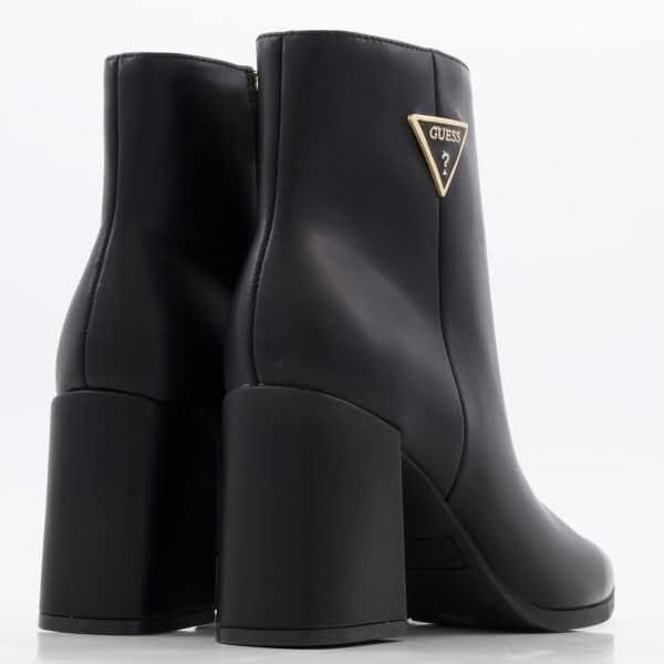 Guess
Размер: 8(41)
Ток 8 см