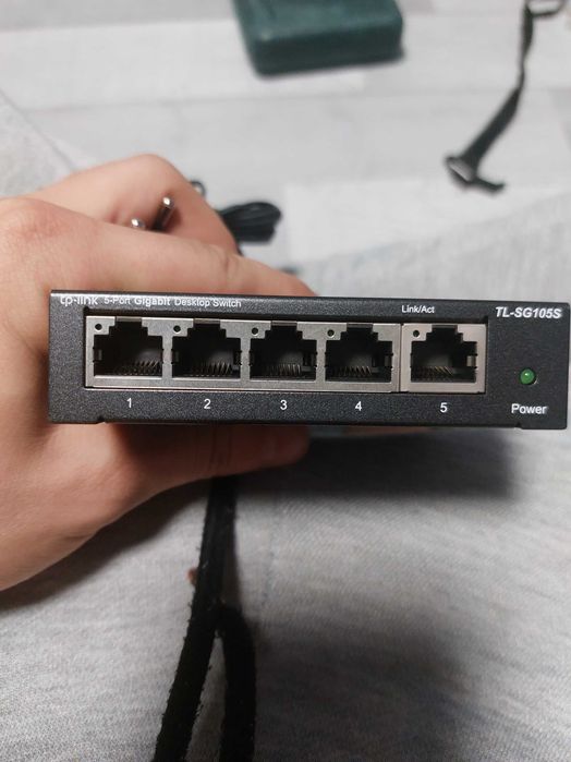 Switch TP-Link TL-sg105s 5porturi