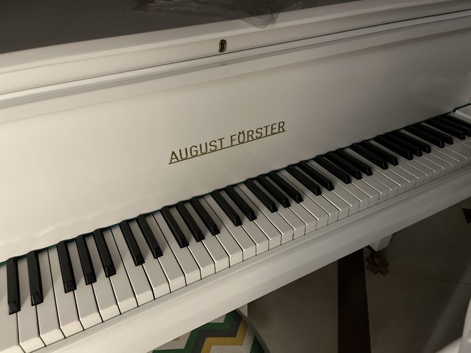 Рояль August Forester