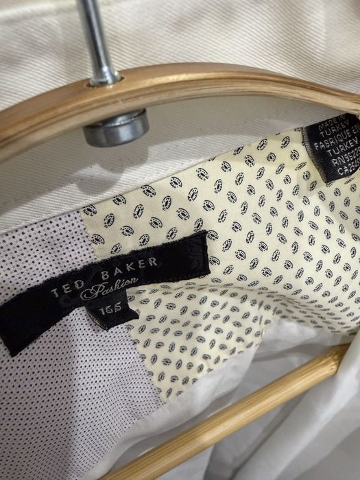 Продам рубашки М размера