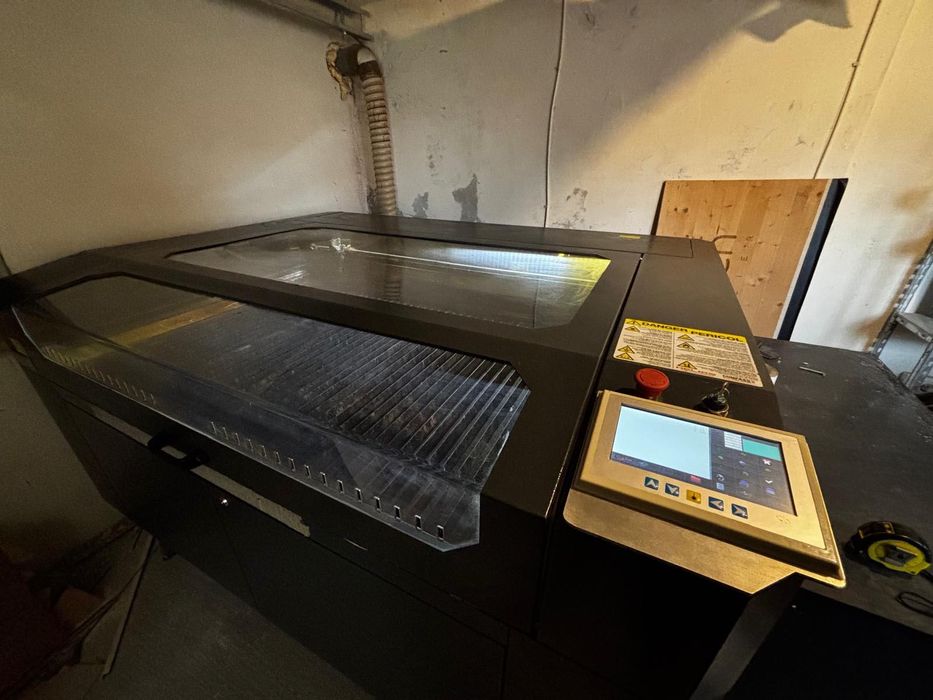 Laser debitare și gravare Helios 130