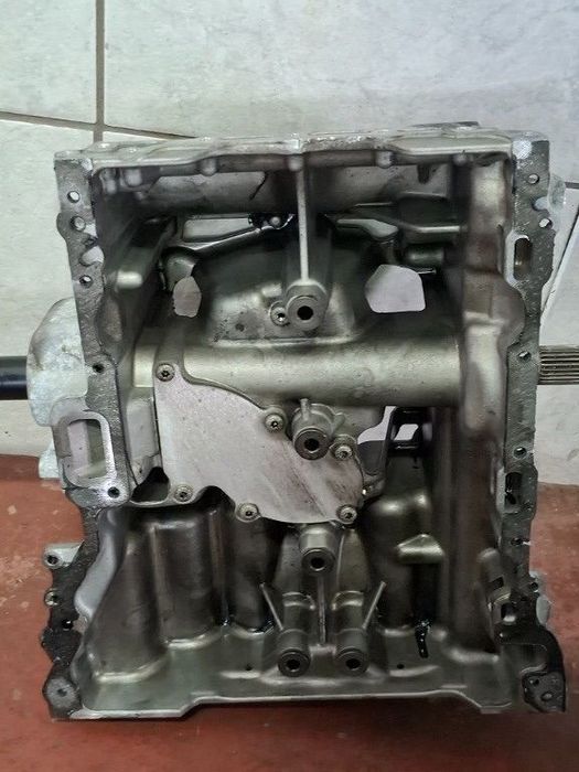 baie ulei mercedes w213 2.0 cdi a6540100204 a6540107510 2014 2015 2016 2017 2018 2019
