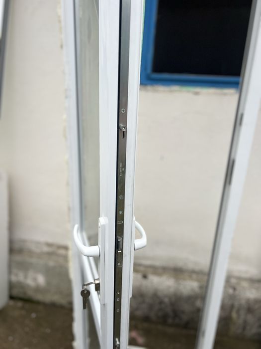 Usa pvc cu geam termopan sh