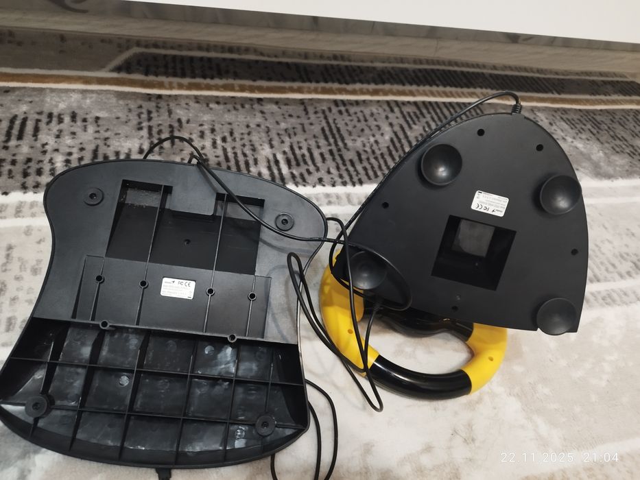 Игровой руль с педалями