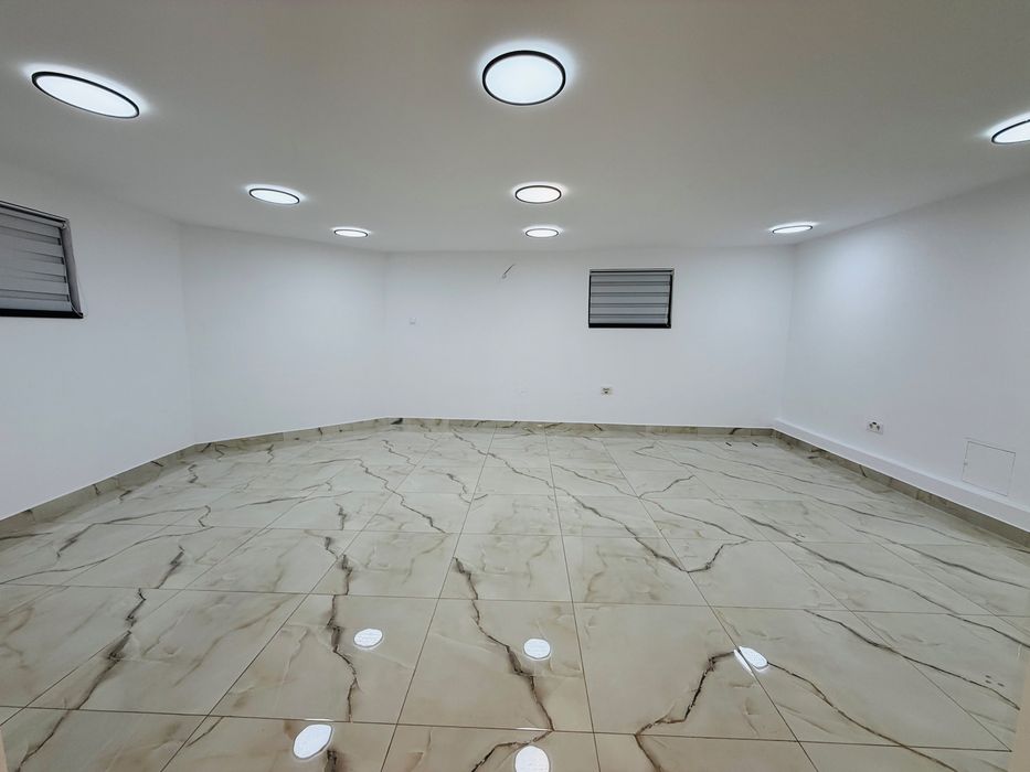 Inchiriez spatiu comercial