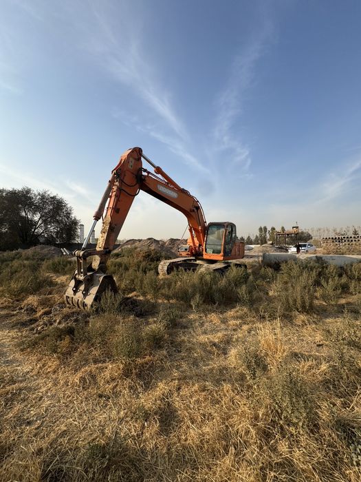 Продается экскаватор гусеничный Doosan 225