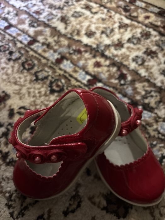 Продам детскиий обувь для девочка