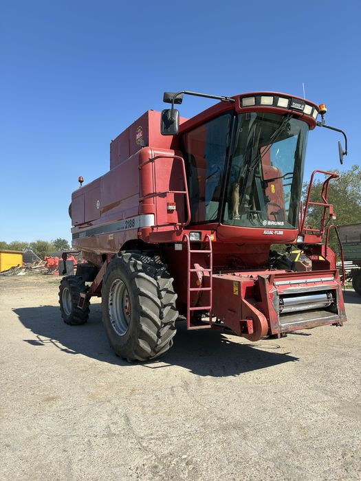 Combină Case 2188 cu header de păioase PRET 28000 euro TVA INCLUS